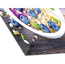 Acrylglasbild mit Müslischale und Blaubeeren auf Holztisch