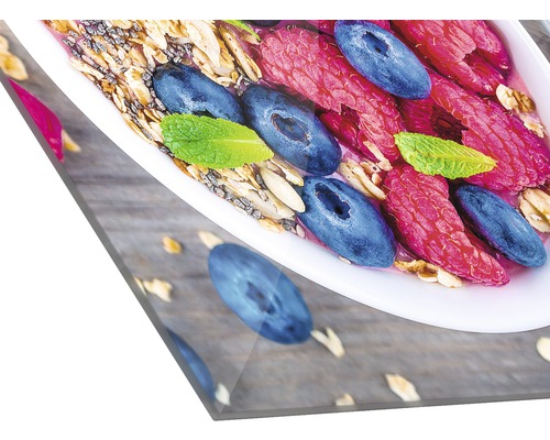 Acrylglasbild mit Müsli, Himbeeren, Blaubeeren und Minze
