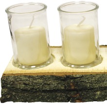 Bougeoir en bois avec deux verres et bougies