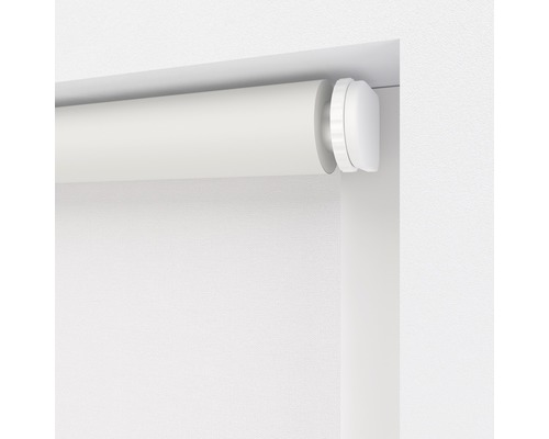 Detailansicht einer weissen, montierten Rollo für Fenster