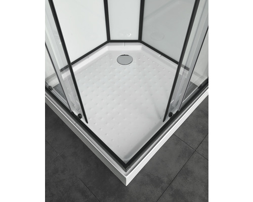 Eckige Duschkabine mit weisser Duschwanne und schwarzem Rahmen.