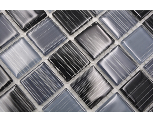 Mosaïque en verre avec motif rayé