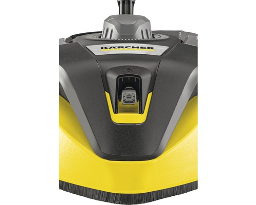 Logo Kärcher sur une machine de nettoyage de sols durs