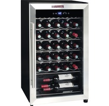 Weinkühlschrank mit mehreren Weinregalen und Flaschen