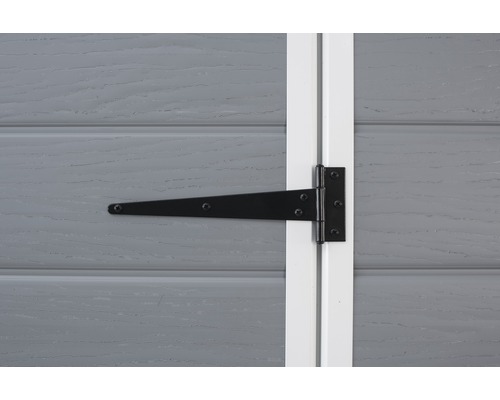 Schwarzes T-Scharnier an einer grauen Holztür befestigt