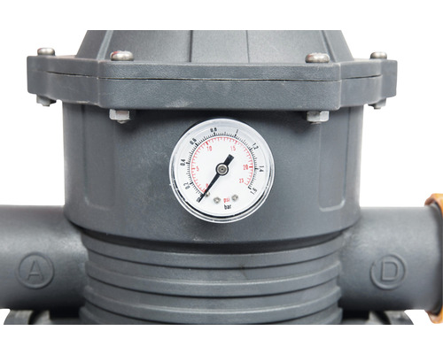 Druckminderer mit Manometer zur Druckanzeige