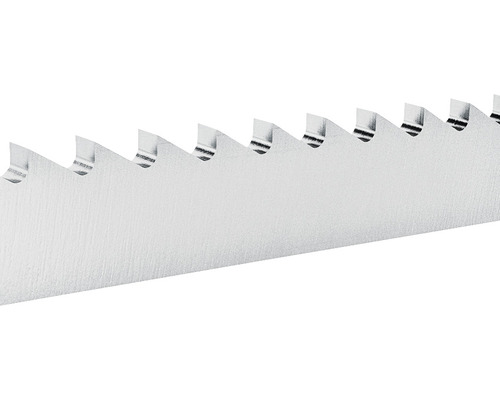 Nahaufnahme des gezackten Metallsägeblatts.