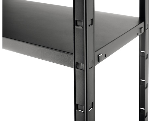 Detailansicht eines Regalsystems aus Metall