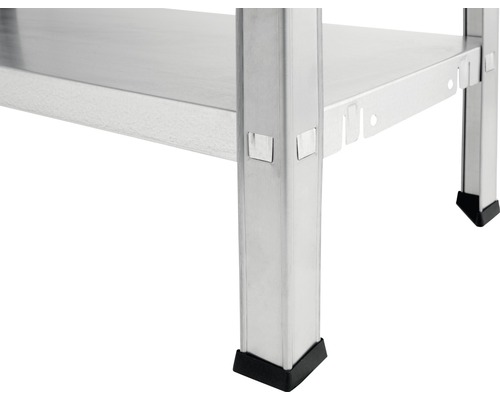 Detailansicht eines Werkbankgestells mit Ablageflächen und Beinabschlüssen