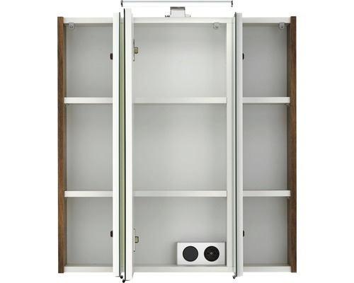 Armoire de toilette ouverte avec trois portes, étagères et prise