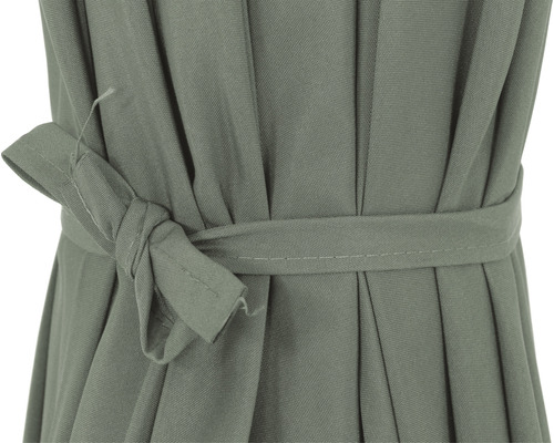 Detailaufnahme eines Sonnenschirmbezugs mit Bindeband