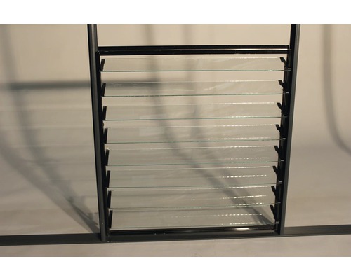 Fenêtre à lamelles avec lames en verre