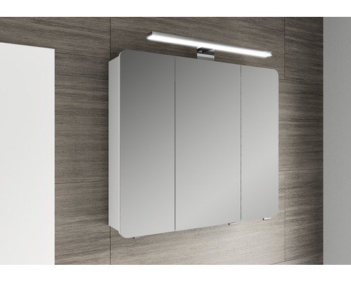 Spiegelschrank mit drei Türen und Beleuchtung für das Badezimmer