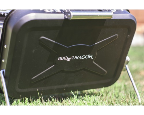 BBQ Dragon Holzkohlegrill mit Firmenlogo
