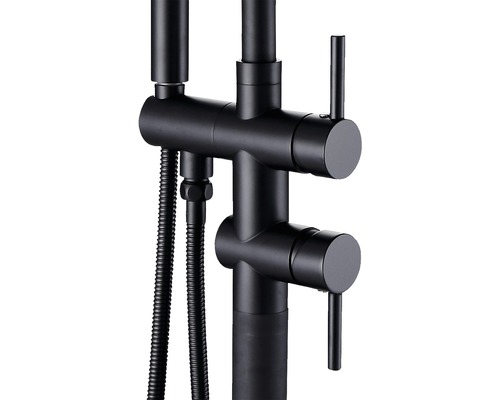 Détail d''un robinet de baignoire noir avec douchette