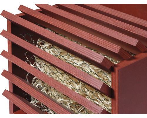 Caisse en bois avec laine de bois et grillage