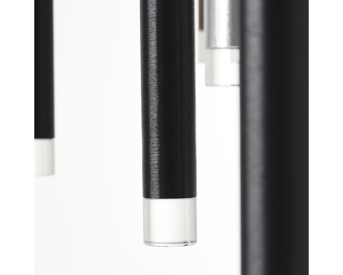 Detailaufnahme einer Hängelampe mit zylindrischen Elementen