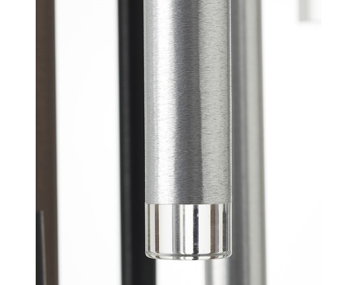 Detailansicht einer Armatur aus Metall