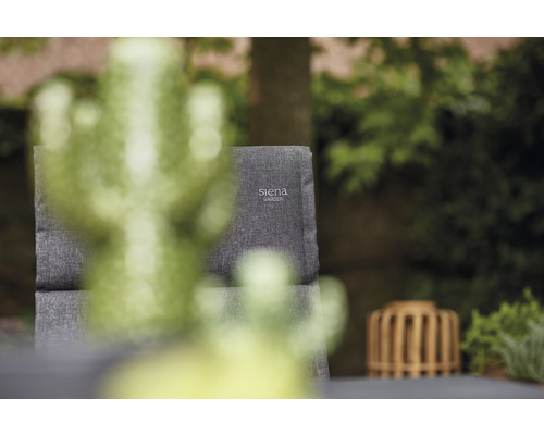 Logo Siena Garden sur une chaise de jardin