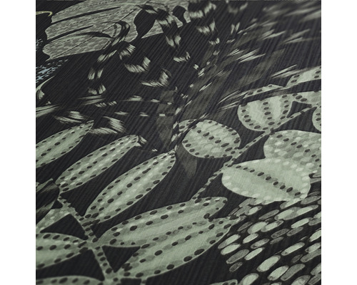 Detailansicht einer dunklen Tapete mit Blätterdruck