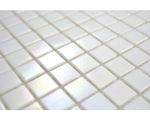 Nahaufnahme eines Mosaiks aus Glasfliesen