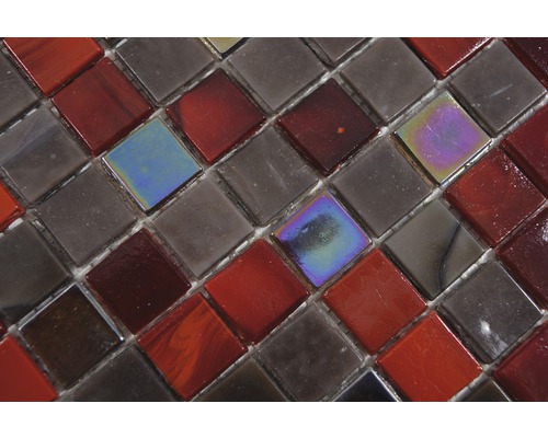 Carreaux de mosaïque en verre dans les tons rouge et gris