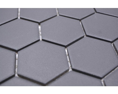 Nahaufnahme von hexagonalen Bodenfliesen