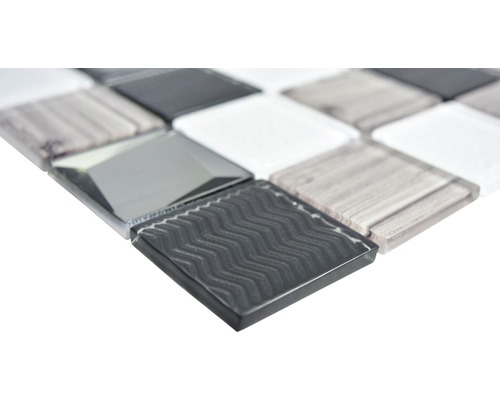 Mosaikfliese aus Glas und Naturstein