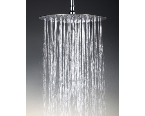 Regendusche mit Wasserstrahl