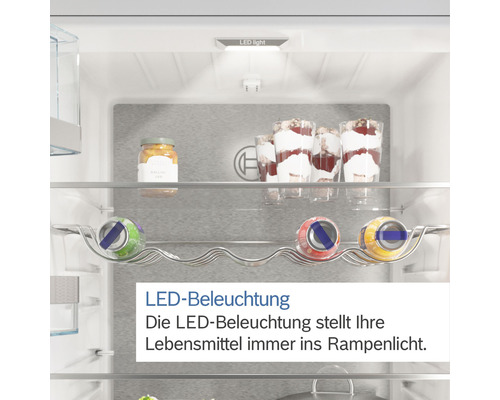 Intérieur d''un réfrigérateur avec éclairage LED