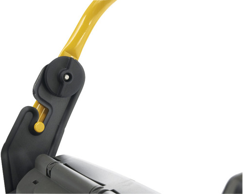 Vue détaillée d''un sécateur avec une poignée jaune et un mécanisme noir