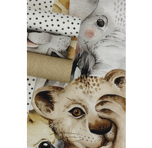 Verschiedene Tapetenrollen mit Tiermotiven