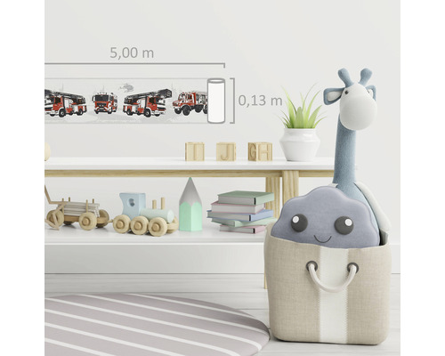 Kinderzimmer mit Bordüre mit Feuerwehrmotiven, Länge circa 5 Meter und Höhe circa 0,13 Meter.