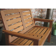 Banc de jardin en bois avec accoudoirs