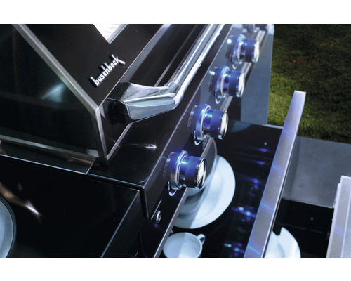 Detailansicht eines Buschbeck Gasgrills mit Bedienelementen und Ablagefläche