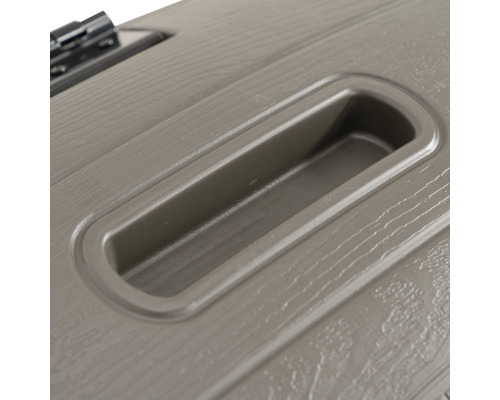 Vue détaillée d''un couvercle en plastique avec une poignée