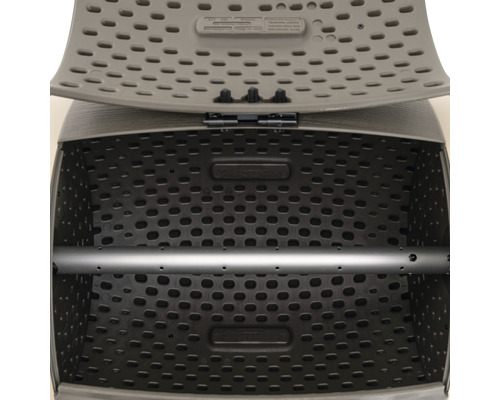 Composteur ouvert avec trous d''aération et axe de rotation