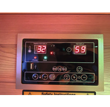Bedienfeld einer Sauna zur Steuerung von Temperatur und Zeit