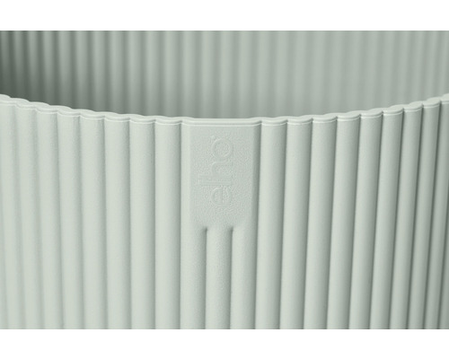 Vue détaillée d''un pot de fleurs nervuré