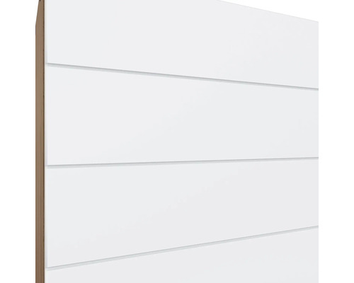 Weisse Holzpaneele mit Nut-und-Feder-Verbindung