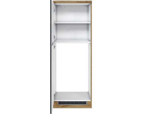 Armoire haute ouverte avec étagères