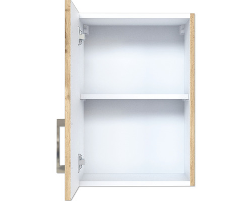 Armoire de salle de bain ouverte avec une étagère