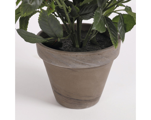 Plante artificielle en pot