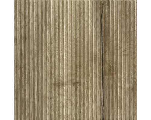 Panneau en bois avec surface rainurée