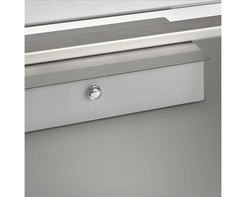 Detailansicht eines Rolltors mit Verriegelungsknopf