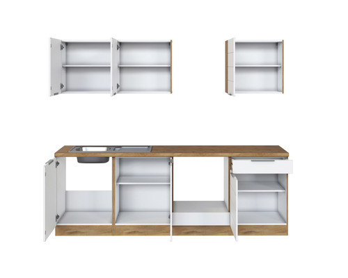 Cuisine équipée avec évier, meubles bas et meubles hauts