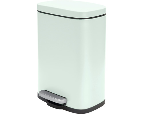 Treteimer mit Pedal zum Öffnen