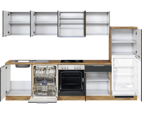 Cuisine équipée avec évier, lave-vaisselle, cuisinière, four et réfrigérateur