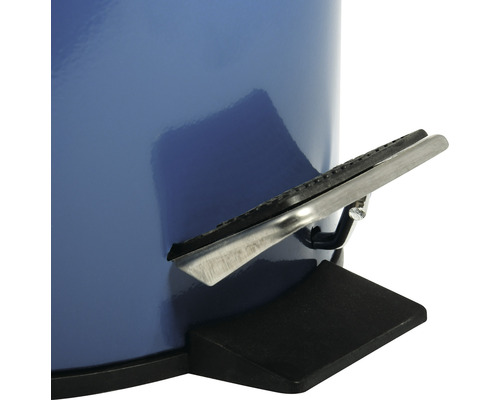 Gros plan d''une poubelle à pédale