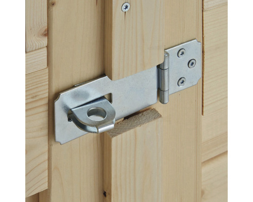 Loquet de serrure en métal fixé sur une porte en bois